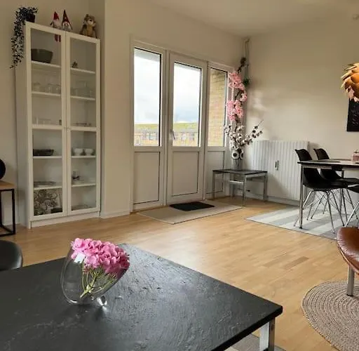 Stor Og Lys I Hjertet Af Lägenhet Holstebro